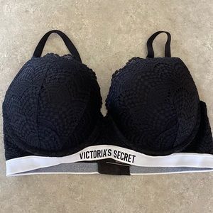 Victoria’s Secret bra size 38D
